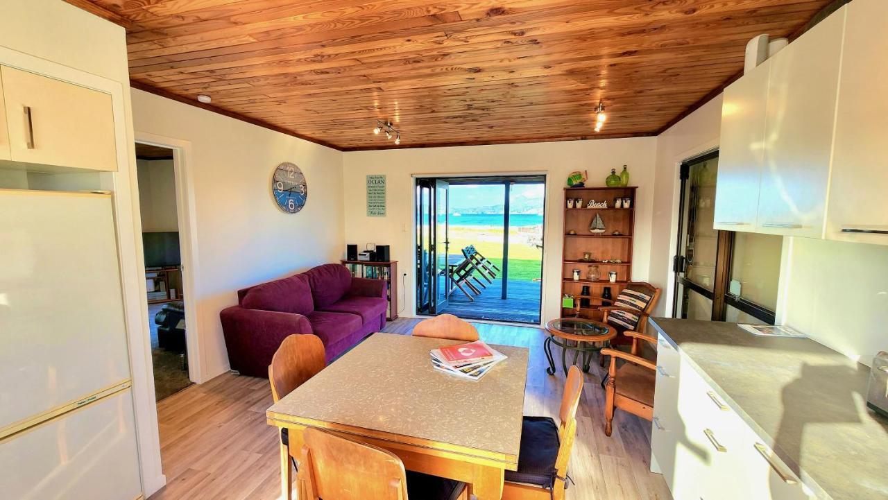 The Sunrise Bach - One Tree Point Holiday Home ภายนอก รูปภาพ